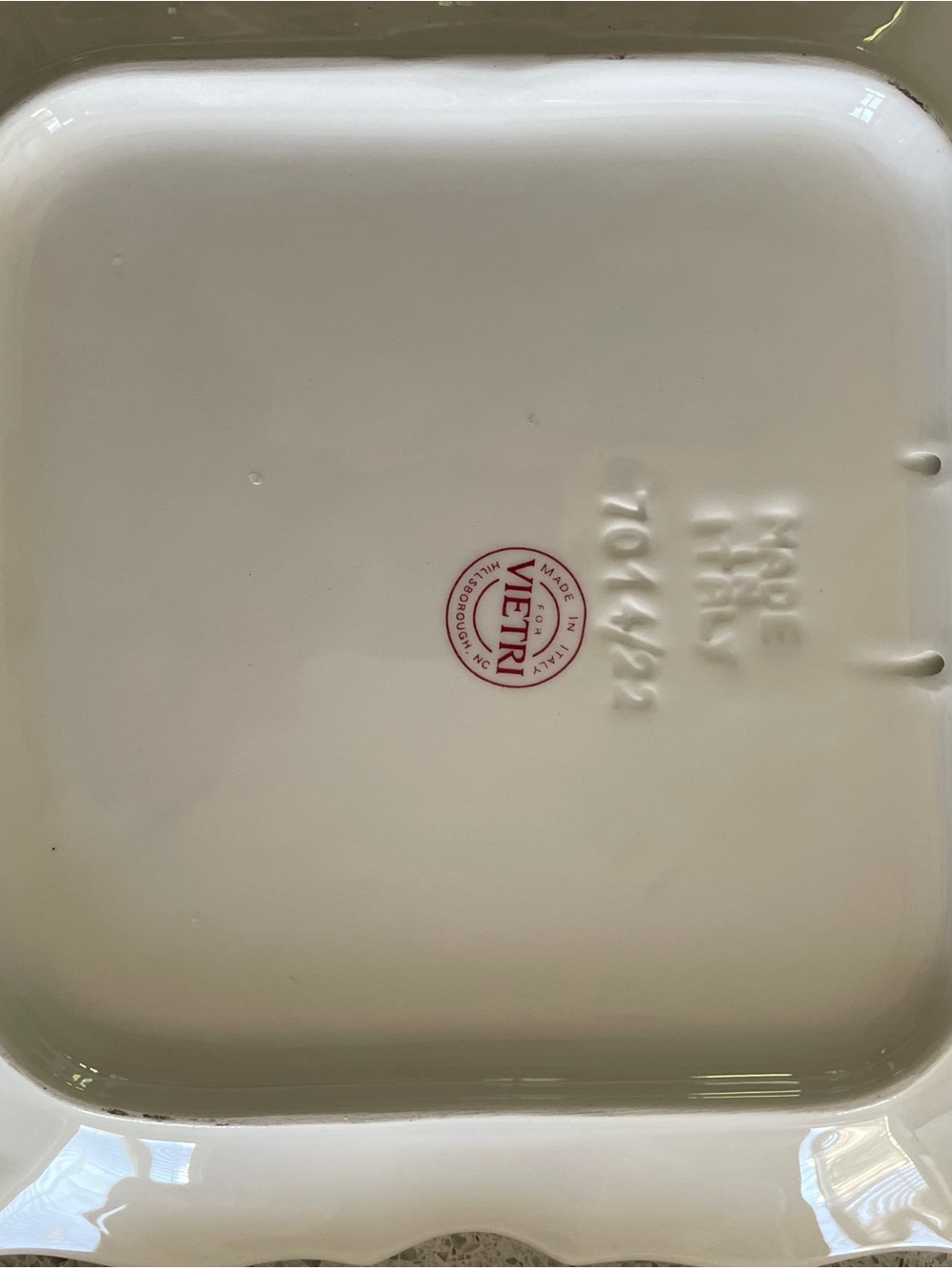 Vietri Dessert Plates or wall decor of disappearing Red Apple Motif and Red Trim - Picture 9 of 10